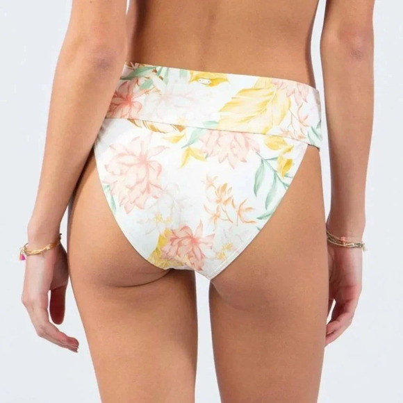 Rip Curl La Bonita Reversible Crop & Hi Waist Cheeky Bottom, bone - Picture 9 of 15